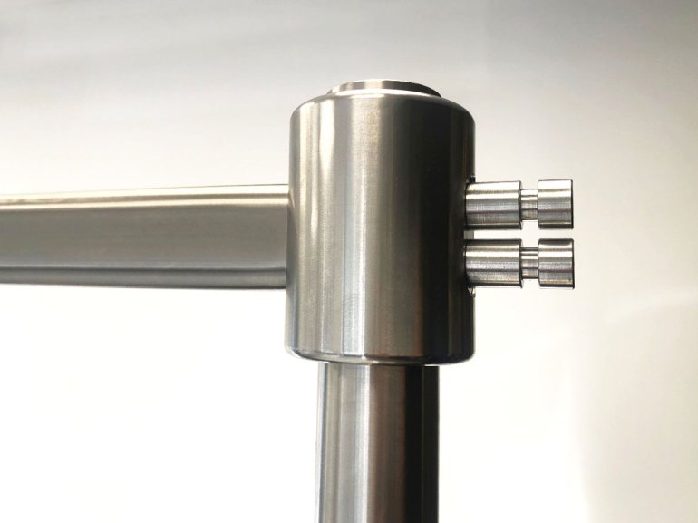 Close-up of an Absolute stanchion, a custom-made solution for Royal Museums Greenwich.  Close-up of an Absolute stanchion, a custom-made solution for Royal Museums Greenwich.